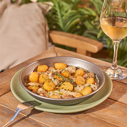 Pollo al ajillo con patatas