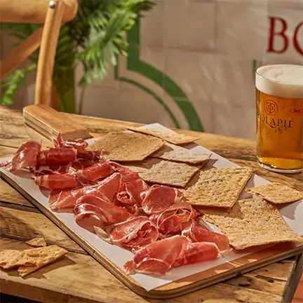 Paletilla ibérica acompañada de regañá de Antequera