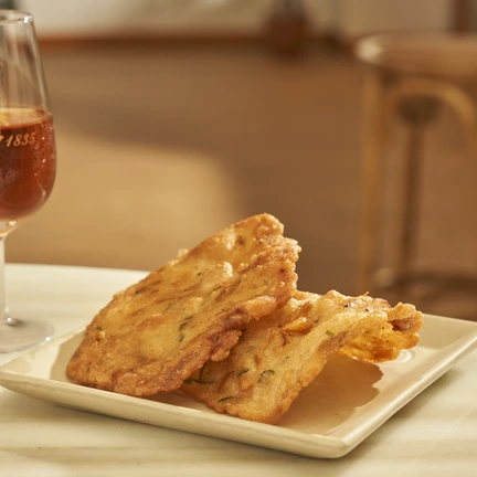 Crujiente tortillita con camarones