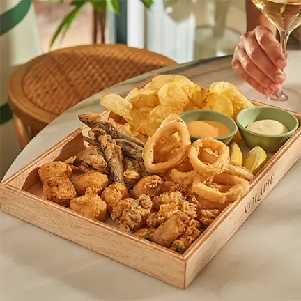 Fritura variada: bienmesabe, calamres, boquerones y puntillitas